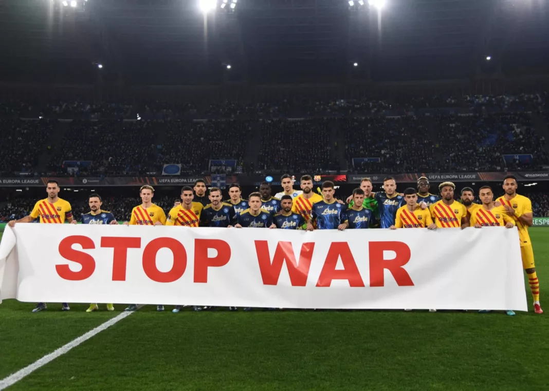 Barcelona Neapel Banner War Krieg Ukraine UEFA