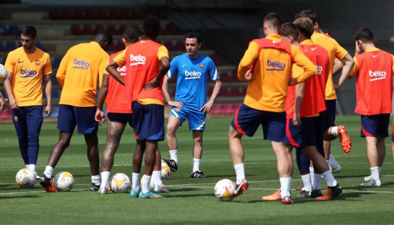 xavi training fc barcelona