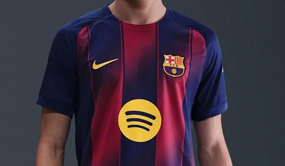 FC-Barcelona-pr-sentiert-Trikot-f-r-Saison-2025-26